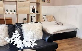 Charming Cottage Next To John Radcliffe Hospital With Free Parking